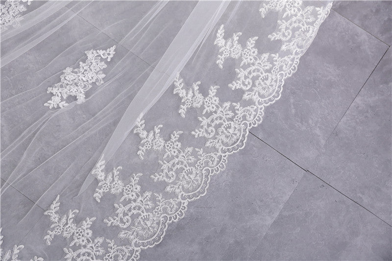Two-tier Ultra Wide Lace Wedding Veil with Appliques - 画像 (5)
