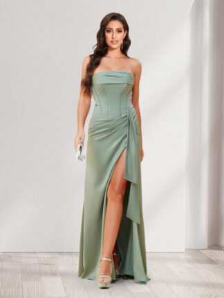 Sheath/Column Strapless Floor-Length Bridesmaid Dresses with Split Side & Ruffles