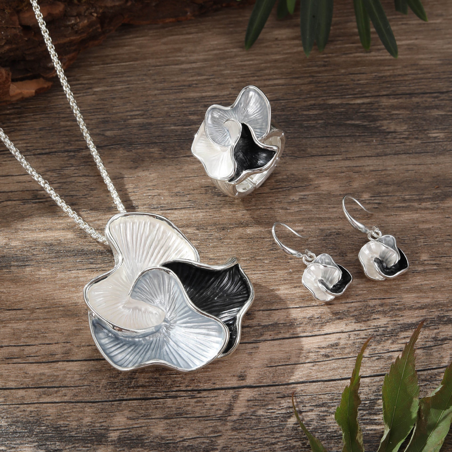 High-End Retro Enamel Irregular Petal Earrings Necklace Ring 3 Pieces Jewelry Set - Image 9