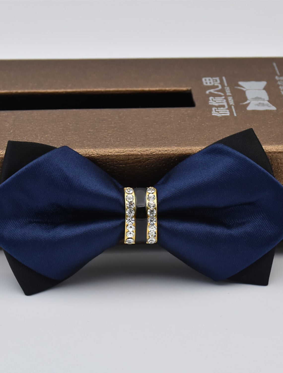 Men's Solid Colored Bow Tie with Rhinestones - 画像 (3)