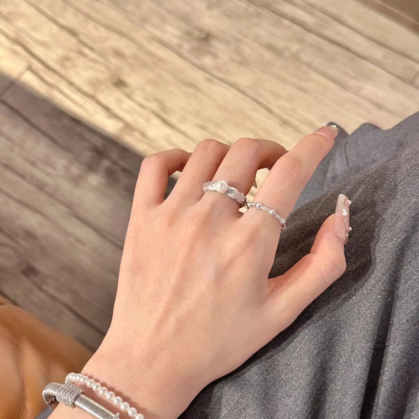 Medieval Style Minimalist Luxury Pearl Ring - 画像 (4)