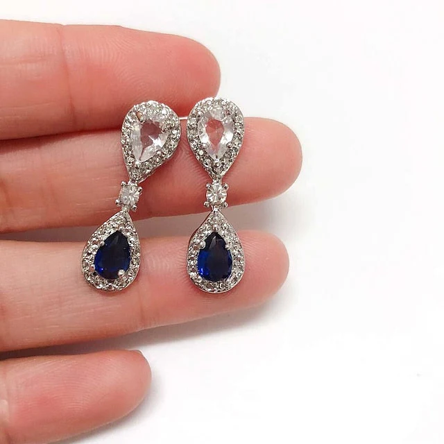 Luxury Dangling Imitation Diamond Earrings - Image 2